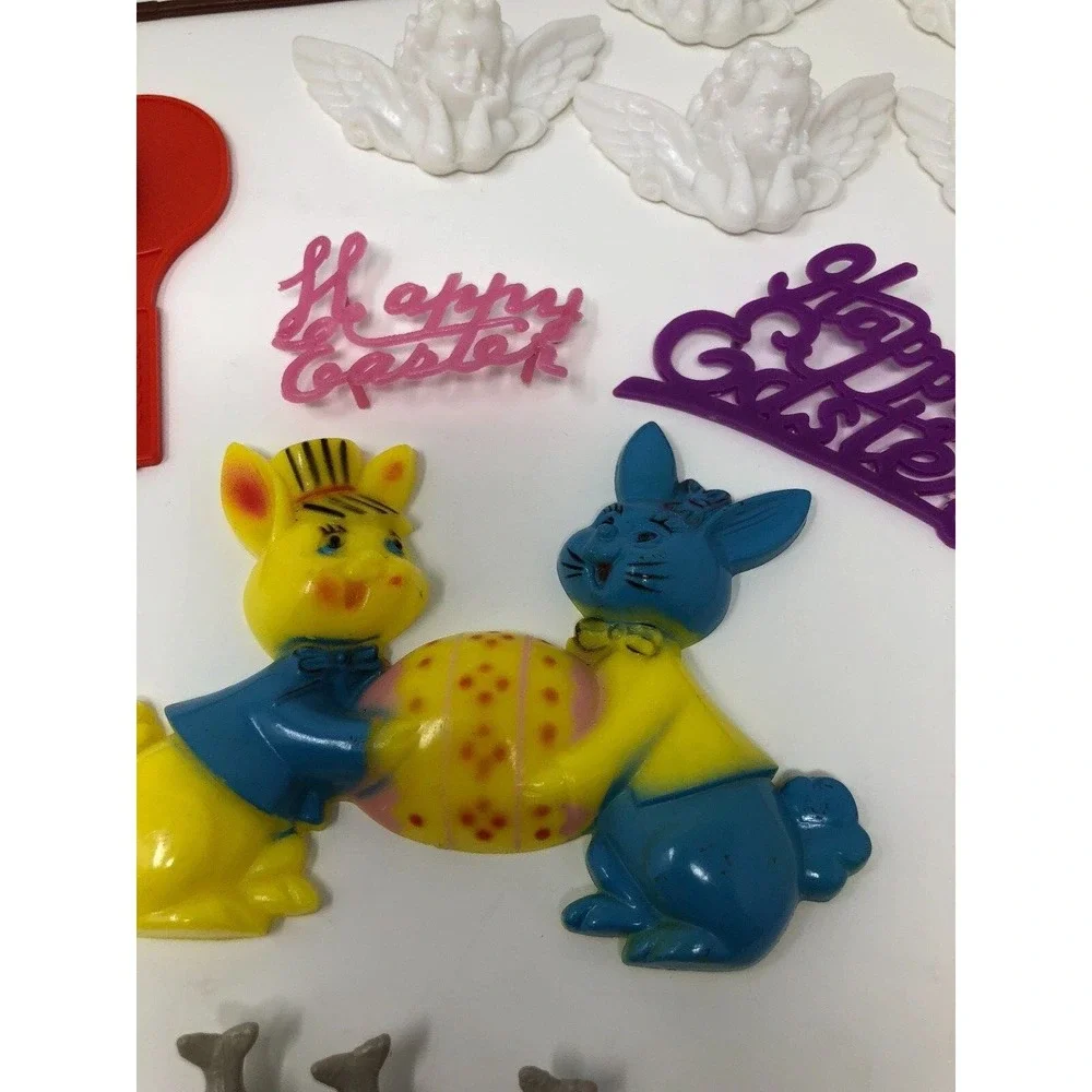 Lot of Vintage Cake Decorating Items Plastic Grad Baby Golf Bowling Easter Birds